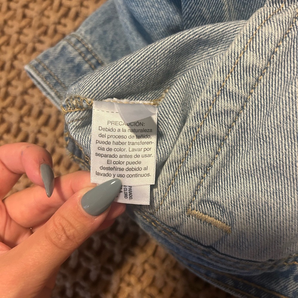 Universal Thread Blue Denim Jean Jacket Cropped Fit - Picture 6 of 16